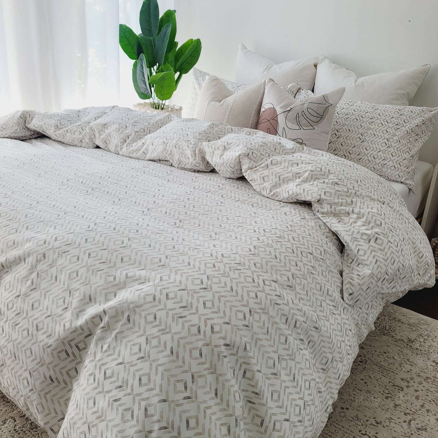 Belinda Quilt Cover Set-Moisture-Wicking Fabric in Pure Cotton