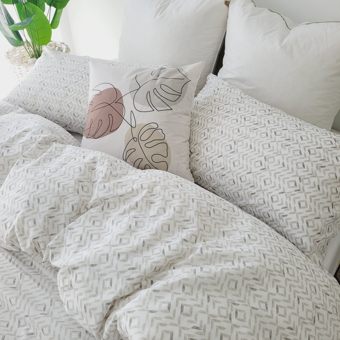 Belinda Quilt Cover Set-Moisture-Wicking Fabric in Pure Cotton