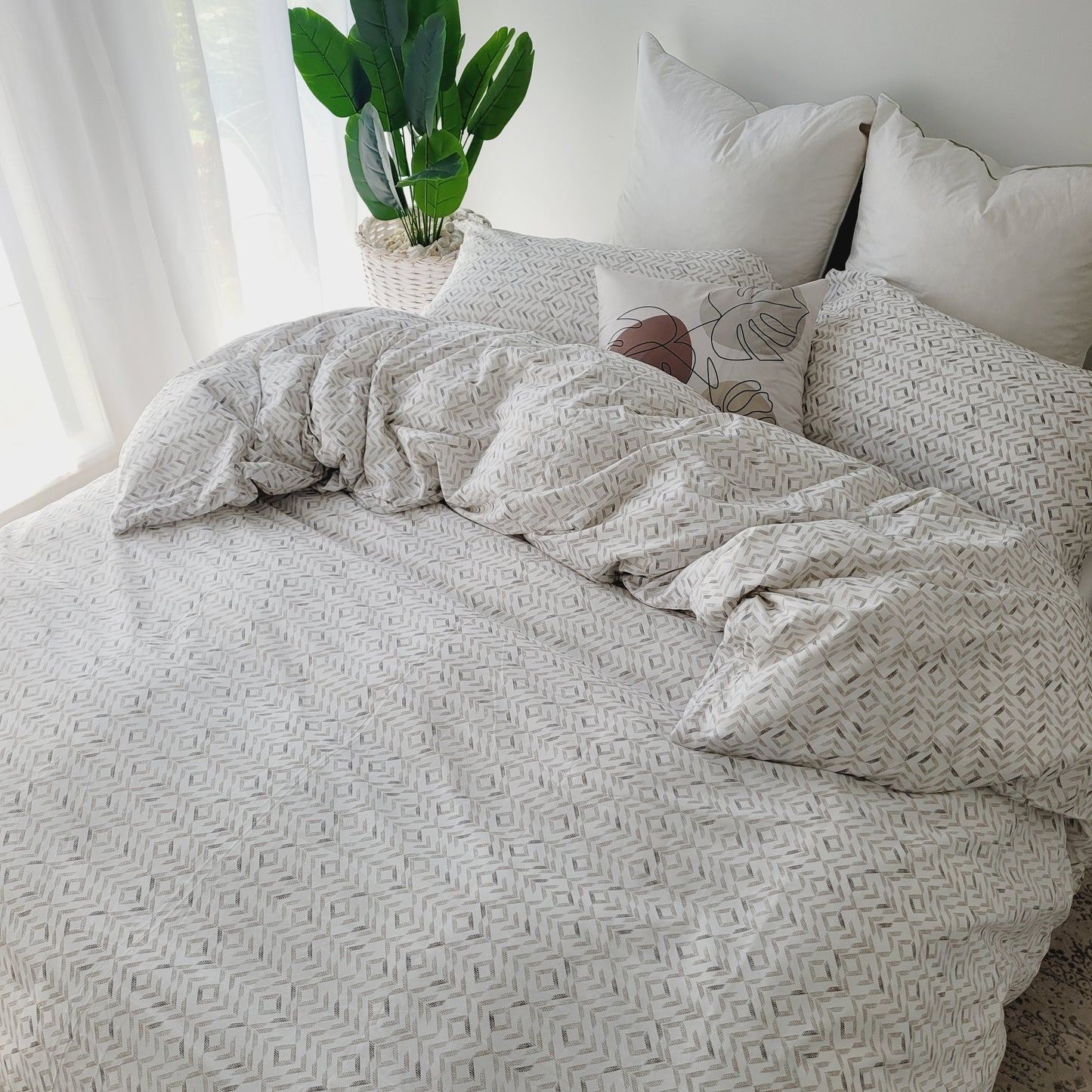 Belinda Quilt Cover Set-Moisture-Wicking Fabric in Pure Cotton