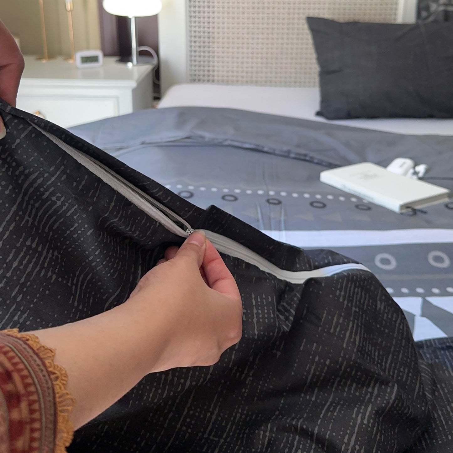 Pisa Black Cotton Quilt Cover Set – Pure Cotton Bedding | Soft, Breathable & Stylish