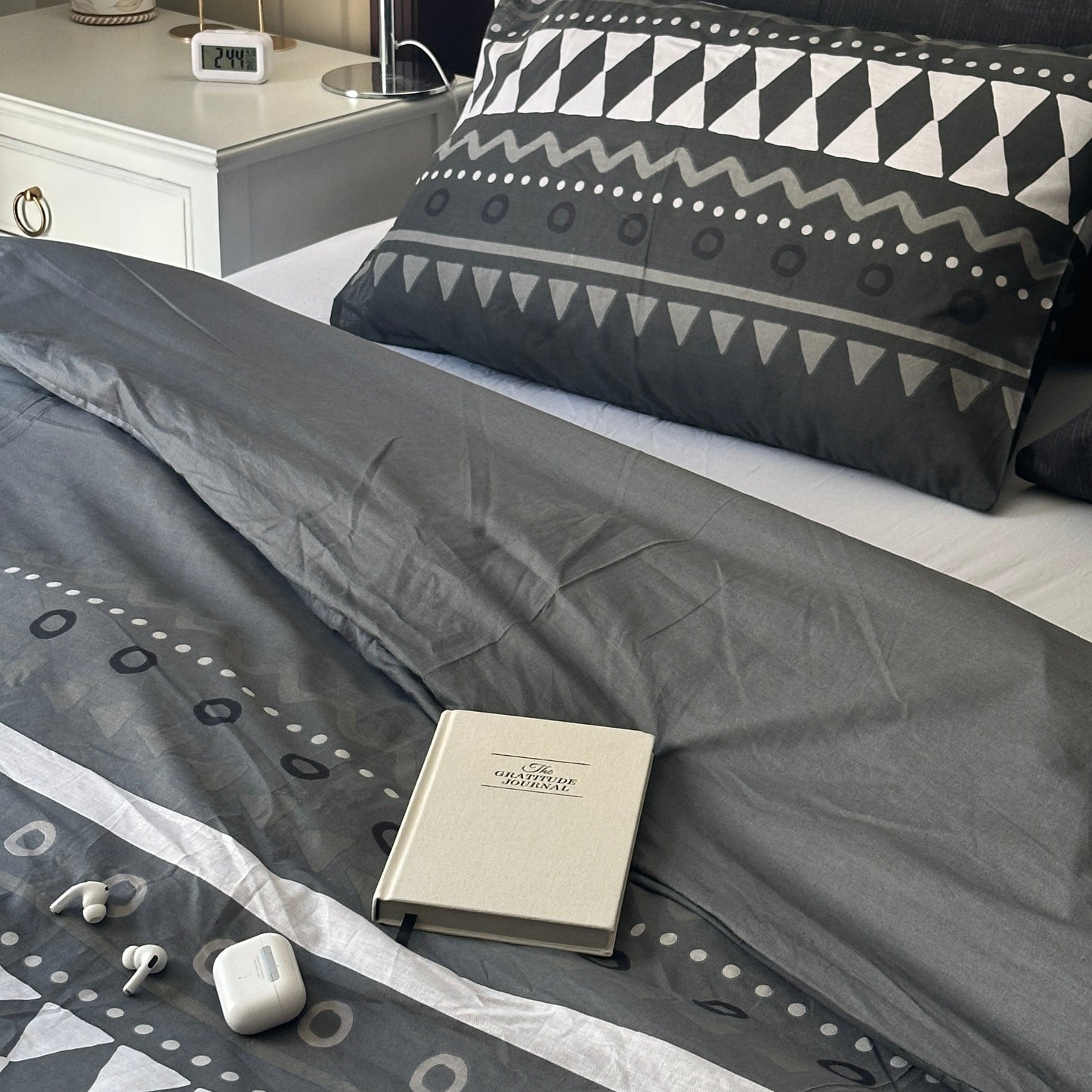 Pisa Black Cotton Quilt Cover Set – Pure Cotton Bedding | Soft, Breathable & Stylish