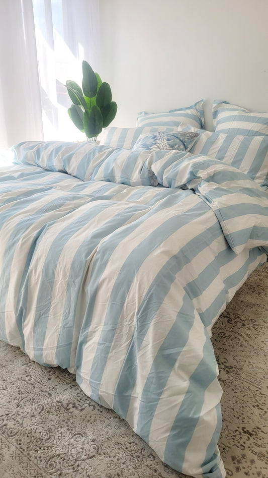 Aqua Strix Microfiber Quilt Cover – Ultra-Soft & Luxury Bedding