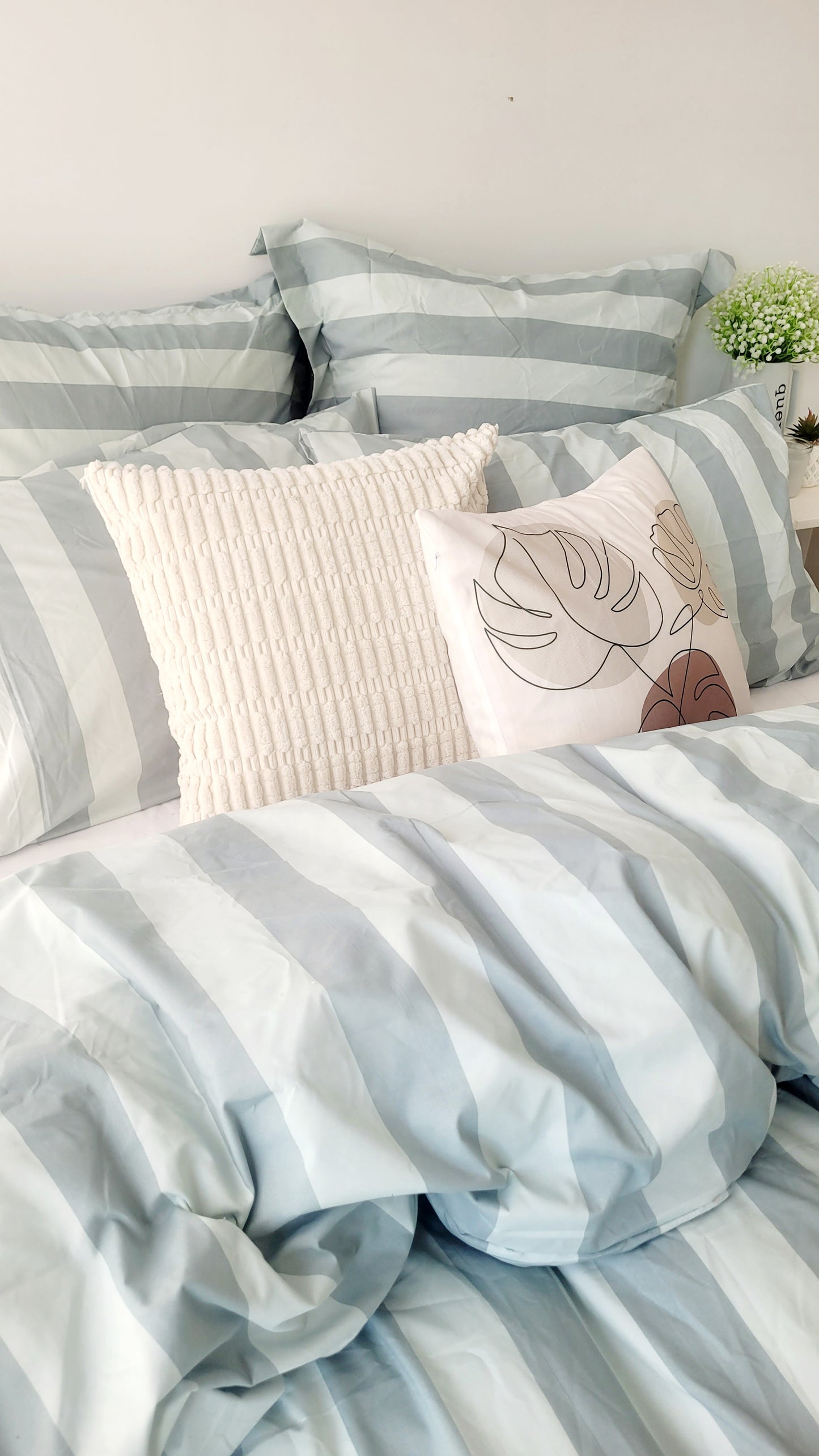 Sage Strix Microfiber Quilt Cover – Ultra-Soft & Luxury Bedding