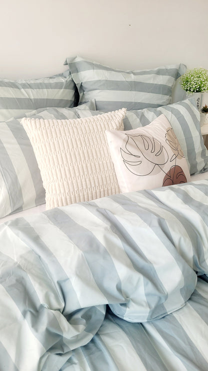 Sage Strix Microfiber Quilt Cover – Ultra-Soft & Luxury Bedding