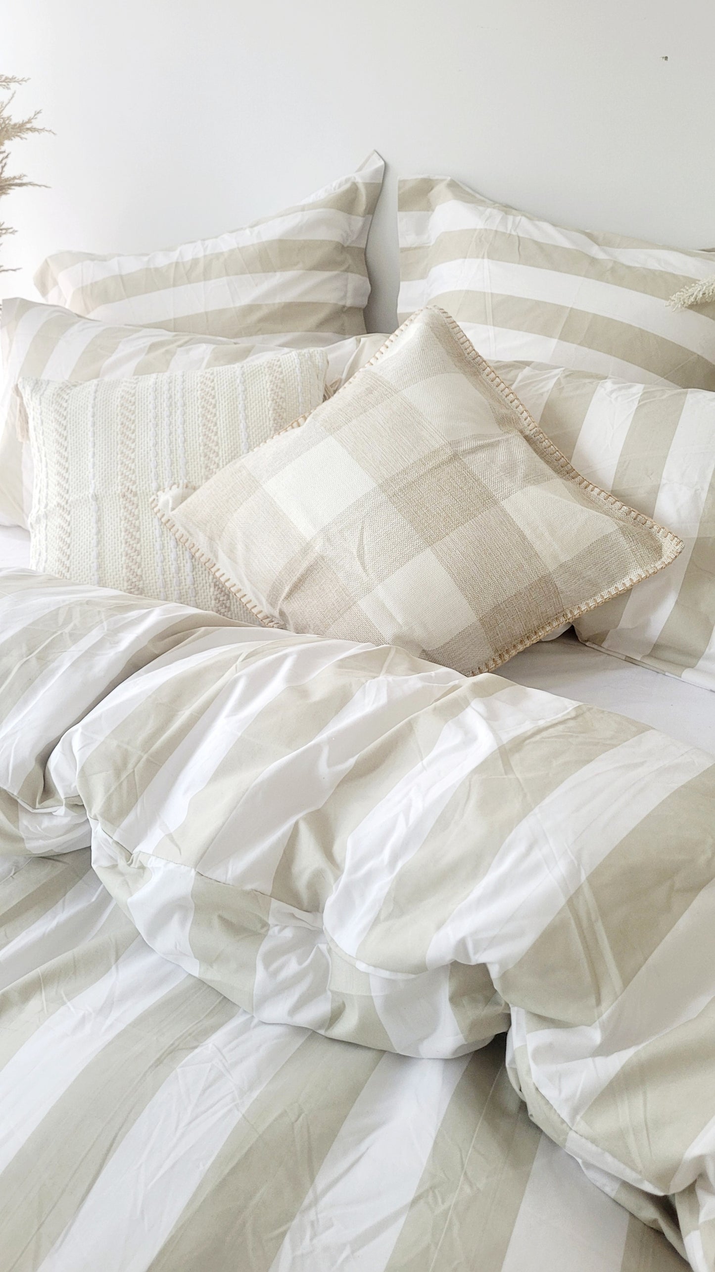 Beige Strix Microfiber Quilt Cover – Ultra-Soft & Luxury Bedding