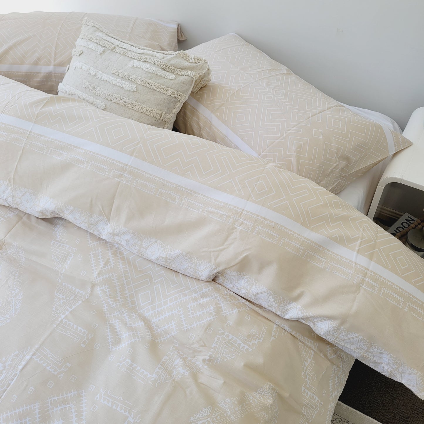 Hampton Beige-Lightweight Warmth with a Polished Look | Pure Cotton