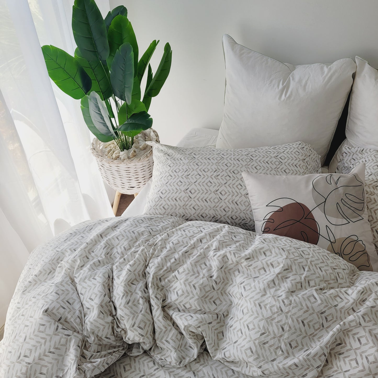 Belinda Quilt Cover Set-Moisture-Wicking Fabric in Pure Cotton