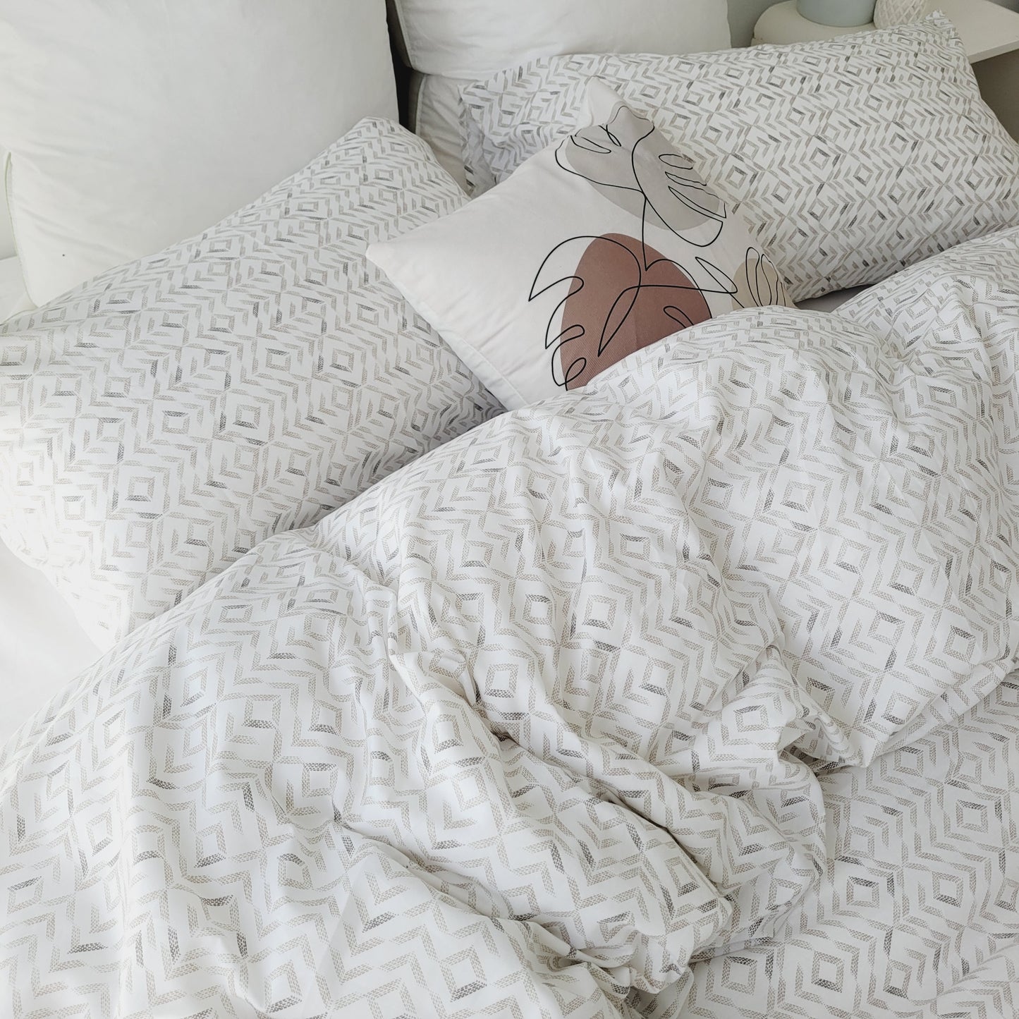 Belinda Quilt Cover Set-Moisture-Wicking Fabric in Pure Cotton