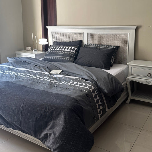 Pisa Black Cotton Quilt Cover Set – Pure Cotton Bedding | Soft, Breathable & Stylish